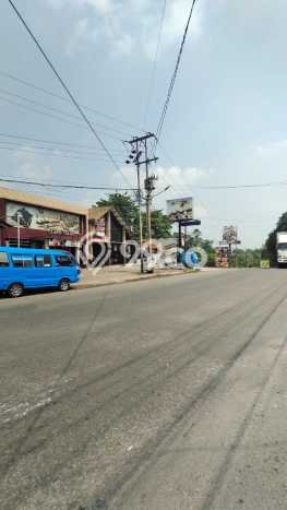 Unit Komersial Dijual di Cariu Bogor Luas Tanah 810m2, Luas Bangunan 400m2 Unit Komersial Dijual di Cariu Bogor Luas Tanah 810m2, Luas Bangunan 400m2