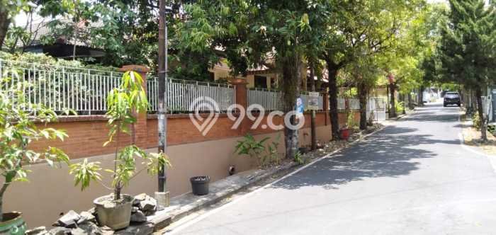 HUNIAN PILIHAN! Rumah area Banyumanik, Luas 491m2m² Bangunan 300m2m² HUNIAN PILIHAN! Rumah area Banyumanik, Luas 491m2m² Bangunan 300m2m²