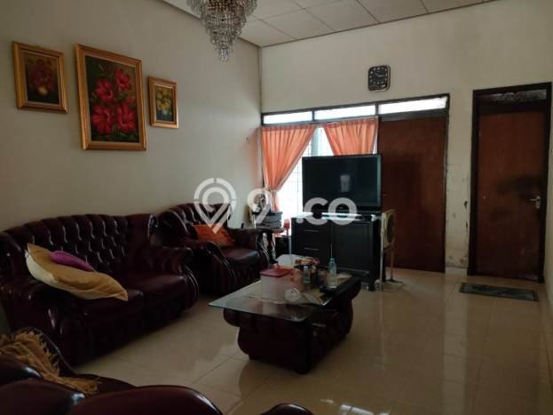 LOKASI PREMIUM! Rumah Berkembang area Banyumanik, LT 420m2m² Bangunan 350m2m² LOKASI PREMIUM! Rumah Berkembang area Banyumanik, LT 420m2m² Bangunan 350m2m²