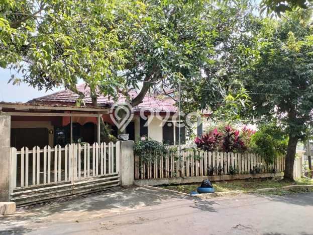 LOKASI PREMIUM! Rumah Berkembang area Banyumanik, LT 420m2m² Bangunan 350m2m² LOKASI PREMIUM! Rumah Berkembang area Banyumanik, LT 420m2m² Bangunan 350m2m²