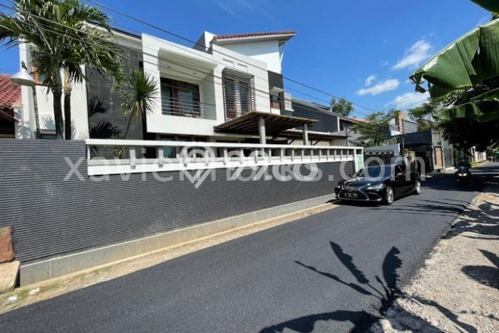 Rumah Mewah LB 650m2 Siap Huni Desain Elegan di Gajahmada, Semarang Rumah Mewah LB 650m2 Siap Huni Desain Elegan di Gajahmada, Semarang