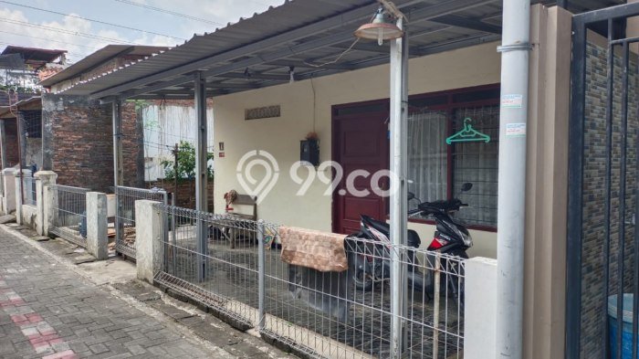 Jual Rumah Favorit Siap Huni LB 120m2 di Gayamsari, Semarang Jual Rumah Favorit Siap Huni LB 120m2 di Gayamsari, Semarang