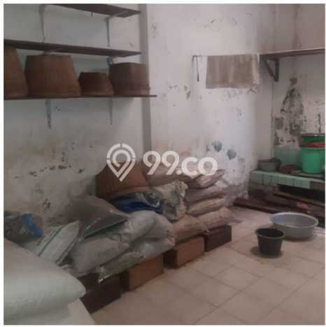 Rumah Terawat LT 93m2m² / LB 80m2m² di Lokasi Strategis Semarang Tengah, Semarang Rumah Terawat LT 93m2m² / LB 80m2m² di Lokasi Strategis Semarang Tengah, Semarang