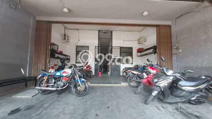 Siap Huni Rumah Mewah 18 Kamar di Gajah Mungkur Dekat ke Mana Pun Siap Huni Rumah Mewah 18 Kamar di Gajah Mungkur Dekat ke Mana Pun