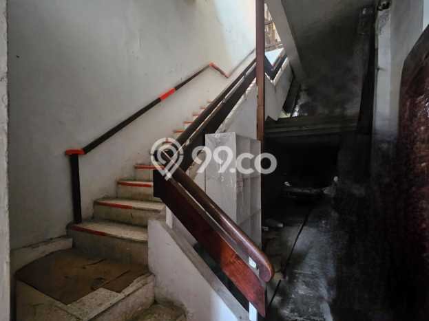 Unit Komersial Dijual di Semarang Tengah Semarang Luas Bangunan 811m2 Unit Komersial Dijual di Semarang Tengah Semarang Luas Bangunan 811m2