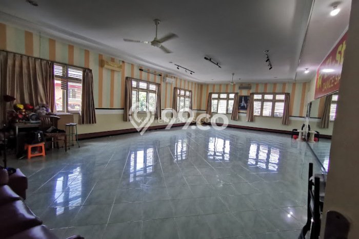 Rumah kawasan Semarang Tengah, Semarang, Luas 404m2m² LB 650m2m² Rumah kawasan Semarang Tengah, Semarang, Luas 404m2m² LB 650m2m²