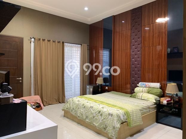 Dijual Rumah Luas Elegan Dengan View Eksklusif di Pluit, Jakarta Utara Dijual Rumah Luas Elegan Dengan View Eksklusif di Pluit, Jakarta Utara