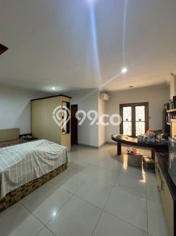 Jual Rumah Luas Megah Dengan View Eksklusif di Jelambar, Jakarta Barat Jual Rumah Luas Megah Dengan View Eksklusif di Jelambar, Jakarta Barat