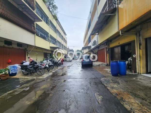 Unit Ruko Dijual di Jakarta Barat LT 144m2 & LB 422m2 Unit Ruko Dijual di Jakarta Barat LT 144m2 & LB 422m2