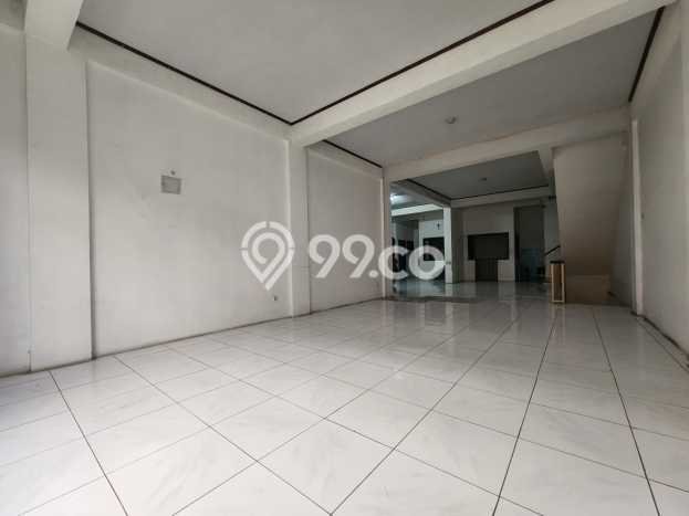 Unit Ruko Dijual di Jakarta Barat LT 144m2 & LB 422m2 Unit Ruko Dijual di Jakarta Barat LT 144m2 & LB 422m2