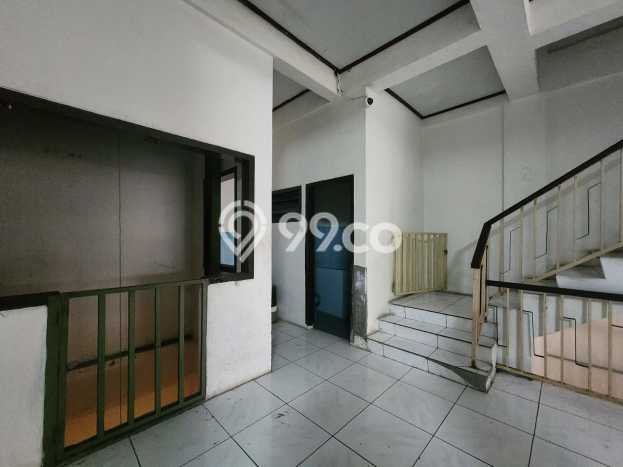 Unit Ruko Dijual di Jakarta Barat LT 144m2 & LB 422m2 Unit Ruko Dijual di Jakarta Barat LT 144m2 & LB 422m2