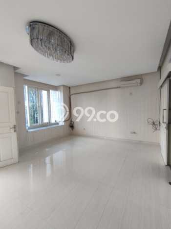 Rumah Elit LB 186m2 Siap Pakai Desain Elegan di Intercon, Jakarta Barat Rumah Elit LB 186m2 Siap Pakai Desain Elegan di Intercon, Jakarta Barat