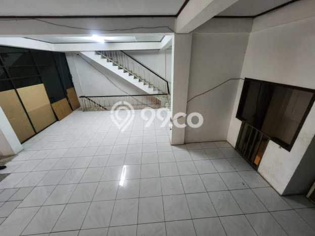 Unit Ruko Dijual di Jakarta Barat LT 144m2 & LB 422m2 Unit Ruko Dijual di Jakarta Barat LT 144m2 & LB 422m2