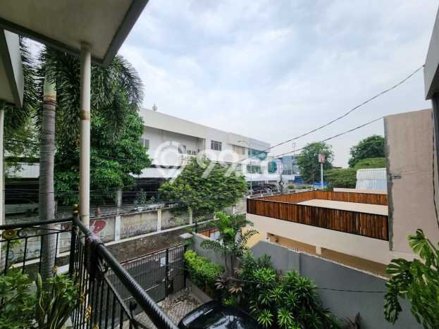Rumah Kost Dijual di Kebayoran Lama, Jakarta Selatan dengan 23 Kamar Tidur, 23 Kamar Mandi Rumah Kost Dijual di Kebayoran Lama, Jakarta Selatan dengan 23 Kamar Tidur, 23 Kamar Mandi
