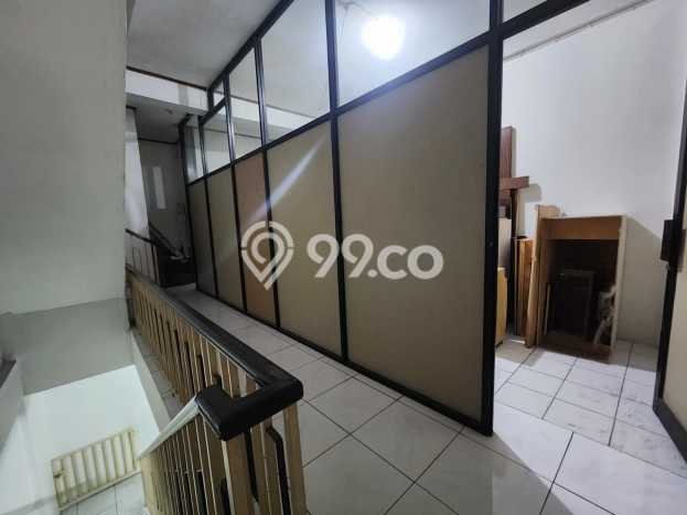 Unit Ruko Dijual di Jakarta Barat LT 144m2 & LB 422m2 Unit Ruko Dijual di Jakarta Barat LT 144m2 & LB 422m2