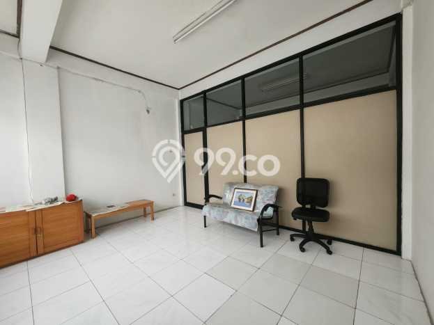 Unit Ruko Dijual di Jakarta Barat LT 144m2 & LB 422m2 Unit Ruko Dijual di Jakarta Barat LT 144m2 & LB 422m2