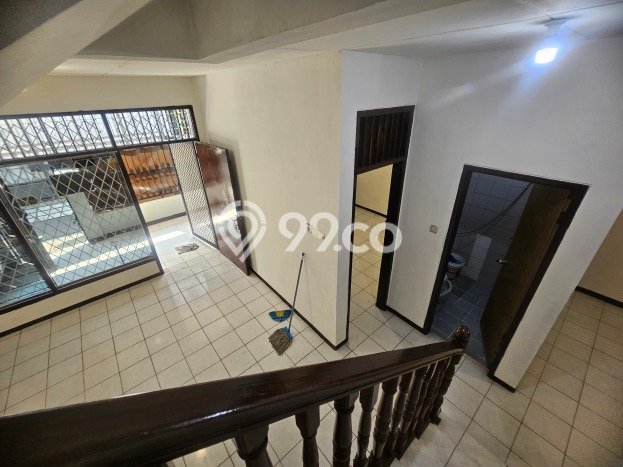 HOT DEAL! Rumah di Tanjung Duren Utara, 2 KM, Area Strategis, Luas 77m² Bangunan 120m² HOT DEAL! Rumah di Tanjung Duren Utara, 2 KM, Area Strategis, Luas 77m² Bangunan 120m²