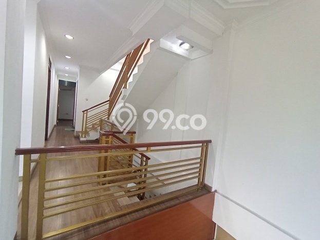 Disewakan! Rumah 4 Kamar Tidur &
4 Kamar Mandi di Pondok Indah, Jakarta Selatan Disewakan! Rumah 4 Kamar Tidur &
4 Kamar Mandi di Pondok Indah, Jakarta Selatan