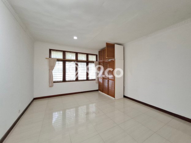 Disewakan! Rumah 7 Kamar Tidur &
5 Kamar Mandi di Pondok Indah, Jakarta Selatan Disewakan! Rumah 7 Kamar Tidur &
5 Kamar Mandi di Pondok Indah, Jakarta Selatan