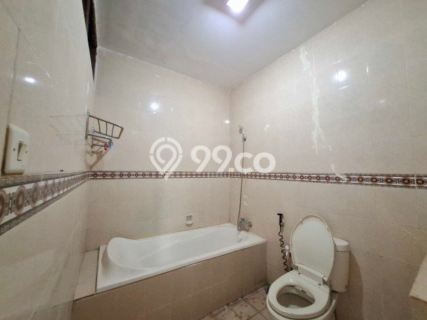 Disewakan! Rumah 7 Kamar Tidur &
5 Kamar Mandi di Pondok Indah, Jakarta Selatan Disewakan! Rumah 7 Kamar Tidur &
5 Kamar Mandi di Pondok Indah, Jakarta Selatan