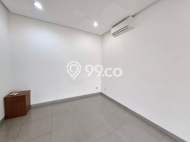Rumah sewa siap pakai 4 KT di Pondok Indah, Jakarta Selatan Rumah sewa siap pakai 4 KT di Pondok Indah, Jakarta Selatan
