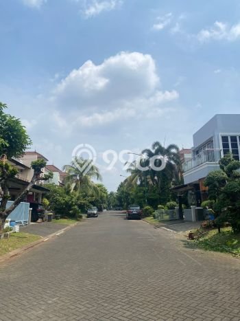 Ready to Use! Luxury House LT 300m2 Desain Elegan di Cibubur Ready to Use! Luxury House LT 300m2 Desain Elegan di Cibubur