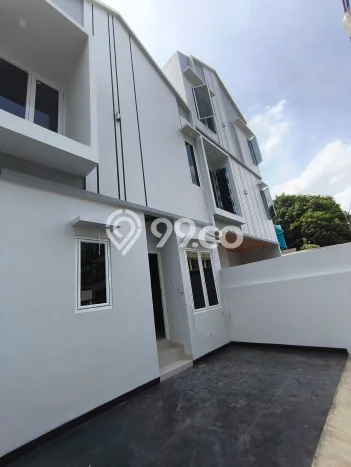 Dijual Rumah 3 Kamar Lokasi Strategis Bagus dan Strategis di Menteng Dijual Rumah 3 Kamar Lokasi Strategis Bagus dan Strategis di Menteng