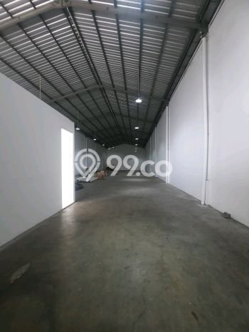 Area Ramai! Gudang Dijual di Karangploso untuk Bisnis Luas Bangunan 300m2 Area Ramai! Gudang Dijual di Karangploso untuk Bisnis Luas Bangunan 300m2