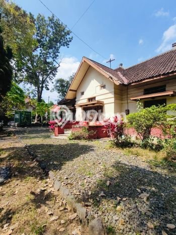 Sewa Rumah Harga Terjangkau di Gunung-gunung Malang Punya 5 Kamar Tidur Sewa Rumah Harga Terjangkau di Gunung-gunung Malang Punya 5 Kamar Tidur