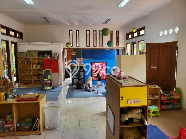 Rumah Elit LB 692m2 Siap Pakai Desain Elegan di Caringin, Bandung Rumah Elit LB 692m2 Siap Pakai Desain Elegan di Caringin, Bandung