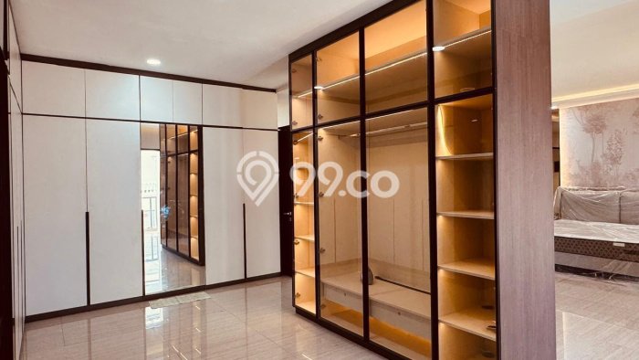 For Sale! Luxury House LT 235m2 Desain Elegan di Pluit For Sale! Luxury House LT 235m2 Desain Elegan di Pluit
