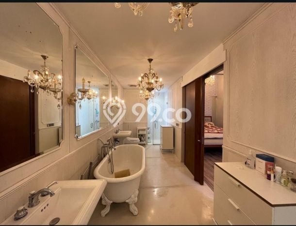 Rumah Mewah LB 1200m2 Siap Pakai Desain Elegan di Radio Dalam, Jakarta Selatan Rumah Mewah LB 1200m2 Siap Pakai Desain Elegan di Radio Dalam, Jakarta Selatan