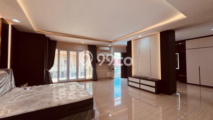 For Sale! Luxury House LT 235m2 Desain Elegan di Pluit For Sale! Luxury House LT 235m2 Desain Elegan di Pluit