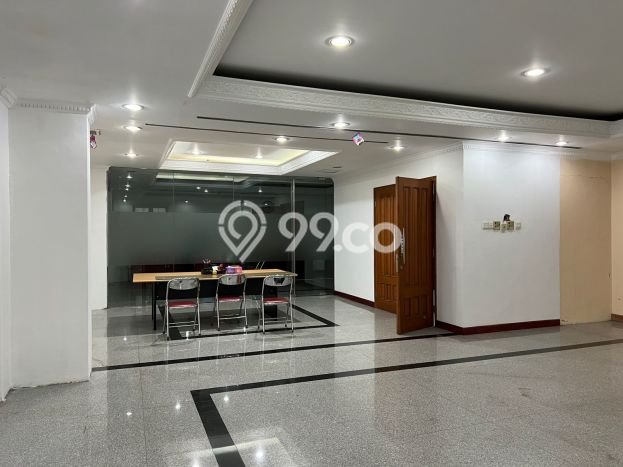AREA TERSIBUK! Ruko di , Luas 1488m2m², Nilai Prospektif AREA TERSIBUK! Ruko di , Luas 1488m2m², Nilai Prospektif