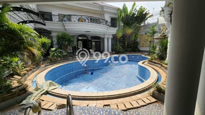 Siap Huni Rumah Mewah 9 Kamar di Menteng Dekat ke Mana Pun Siap Huni Rumah Mewah 9 Kamar di Menteng Dekat ke Mana Pun