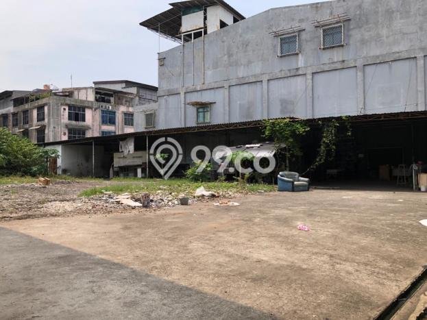 Gudang di Jelambar, Luas 2200m², Area Komersial, Ramai Gudang di Jelambar, Luas 2200m², Area Komersial, Ramai