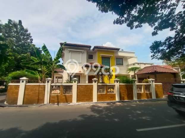 Rumah Asri 5 KT di Kebayoran Lama, Jakarta Selatan - Luas Tanah 508m² Rumah Asri 5 KT di Kebayoran Lama, Jakarta Selatan - Luas Tanah 508m²