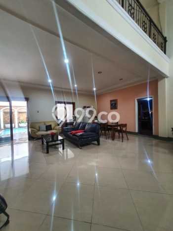 Rumah Asri 5 KT di Kebayoran Lama, Jakarta Selatan - Luas Tanah 508m² Rumah Asri 5 KT di Kebayoran Lama, Jakarta Selatan - Luas Tanah 508m²