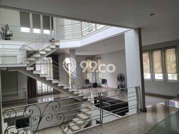 Rumah Area Strategis di Pluit, Jakarta Utara, LT 379m² LB 650m² Rumah Area Strategis di Pluit, Jakarta Utara, LT 379m² LB 650m²
