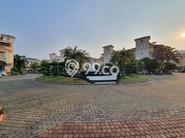Rumah Elit Modern Tanpa Renovasi di Pantai Mutiara Jakarta Utara Rumah Elit Modern Tanpa Renovasi di Pantai Mutiara Jakarta Utara