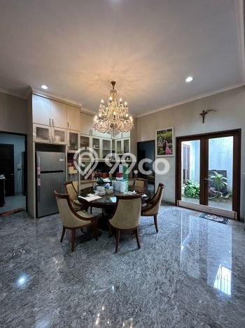 Rumah Eksklusif lokasi Cempaka Putih, Jakarta Pusat, Luas 260m² Bangunan 300m² Rumah Eksklusif lokasi Cempaka Putih, Jakarta Pusat, Luas 260m² Bangunan 300m²