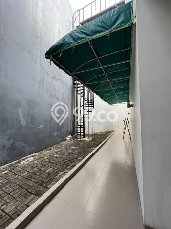 Dijual Rumah Mewah Megah Dengan View Cantik di Pantai Mutiara, Jakarta Utara Dijual Rumah Mewah Megah Dengan View Cantik di Pantai Mutiara, Jakarta Utara