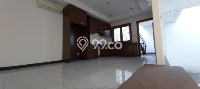 Rumah Elit Modern Siap Huni di Puri Indah Jakarta Barat Rumah Elit Modern Siap Huni di Puri Indah Jakarta Barat