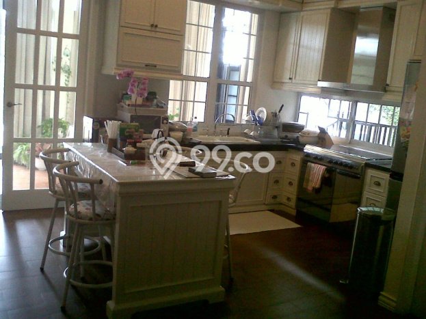 Rumah Mewah Dijual LT 555m2 di Kebayoran Lama, Jakarta Selatan Rumah Mewah Dijual LT 555m2 di Kebayoran Lama, Jakarta Selatan
