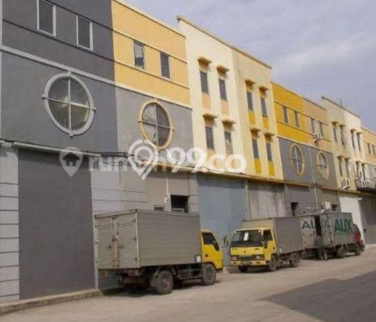LOKASI STRATEGIS! Gudang Kawasan , Luas 400m2m², Jalan Utama LOKASI STRATEGIS! Gudang Kawasan , Luas 400m2m², Jalan Utama