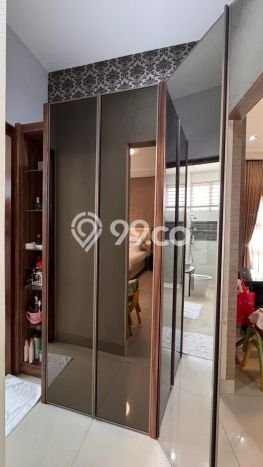 Siap Huni Hunian Elit 6 Kamar di Penjaringan Dekat ke Mana Saja Siap Huni Hunian Elit 6 Kamar di Penjaringan Dekat ke Mana Saja