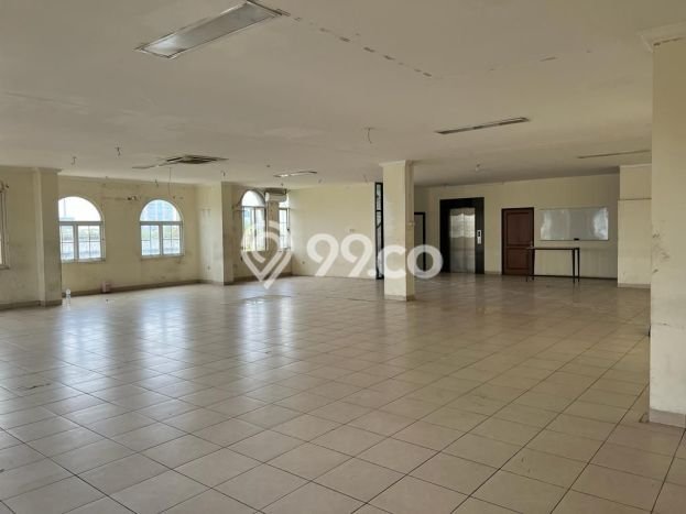 LOKASI TERBAIK! Ruko di , Luas 1248m2m², Area Komersial LOKASI TERBAIK! Ruko di , Luas 1248m2m², Area Komersial