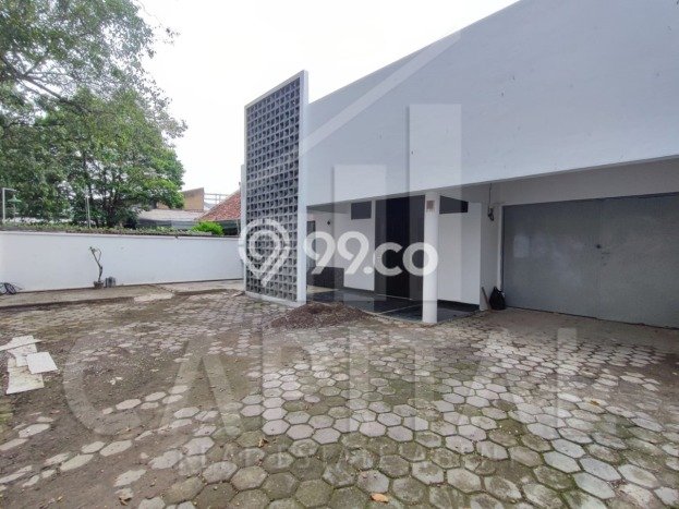 Disewakan Komersial di Kawasan Ramai Pajajaran Luas 300m2 Disewakan Komersial di Kawasan Ramai Pajajaran Luas 300m2
