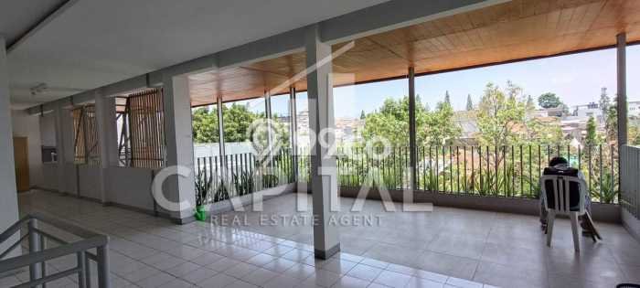 Ready to Use! Premium House LT 500m2 Desain Elegan di Sayap Dago Ready to Use! Premium House LT 500m2 Desain Elegan di Sayap Dago