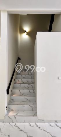 Rumah Eksklusif Siap Huni LT 102m2 di Kelapa Gading, Jakarta Utara Rumah Eksklusif Siap Huni LT 102m2 di Kelapa Gading, Jakarta Utara